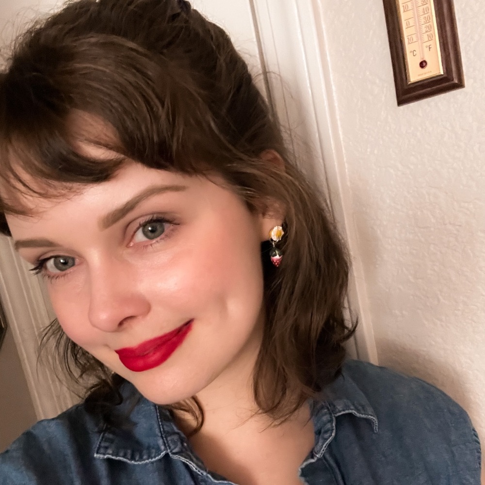 Meet your Posher, Ashley